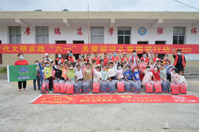 爱心无限，志愿者用行动点亮奥运舞台的简单介绍
