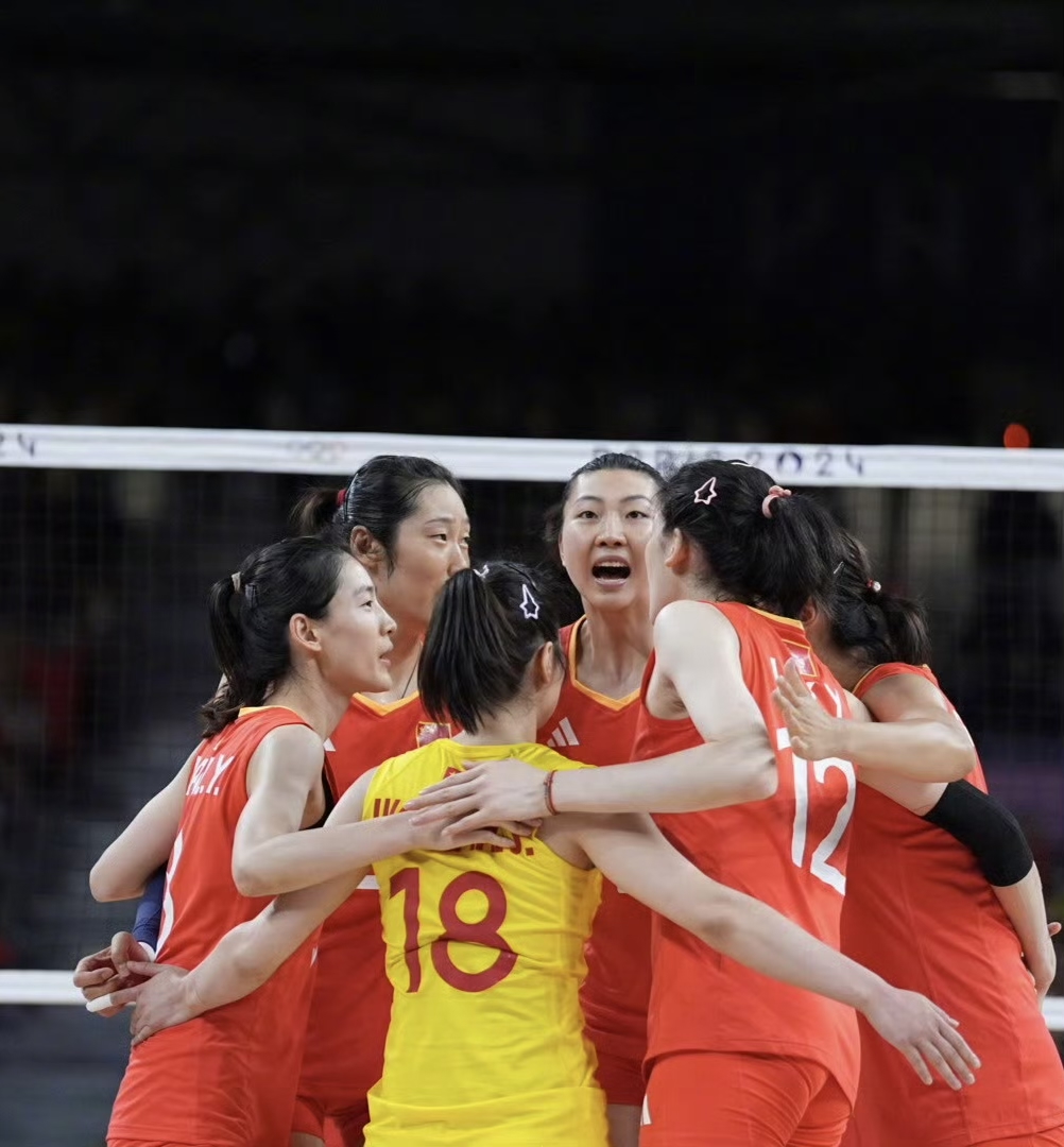 包含中国女排大胜俄罗斯，轻松闯入排球四强的词条