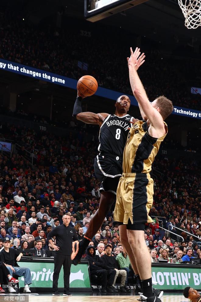 关于猛龙大胜篮网，西亚卡姆砍下高分的信息