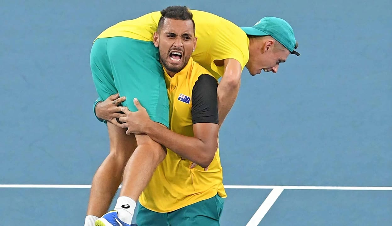 包含欧洲网球队鏖战澳大利亚网球队，克耶高斯统治全场的词条