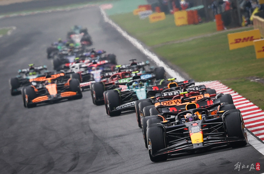 威廉姆斯横扫索伯车队，诺里斯统治全场