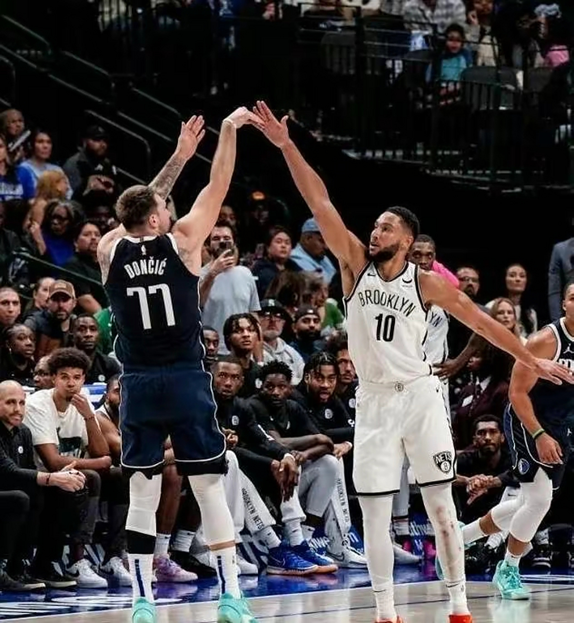 篮网完胜山东队,东契奇统治全场 篮网完胜山东队,东契奇统治全场