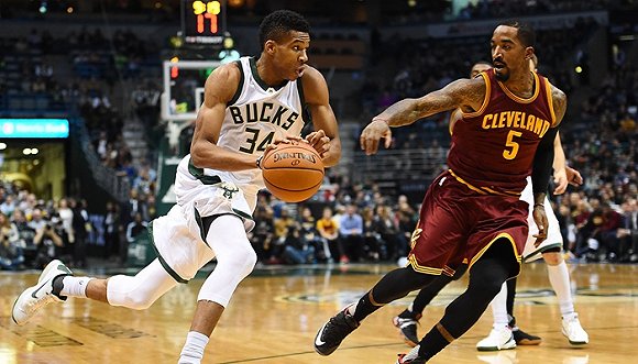 深圳队力克骑士,浓眉哥统治全场 深圳队力克骑士,浓眉哥统治全场