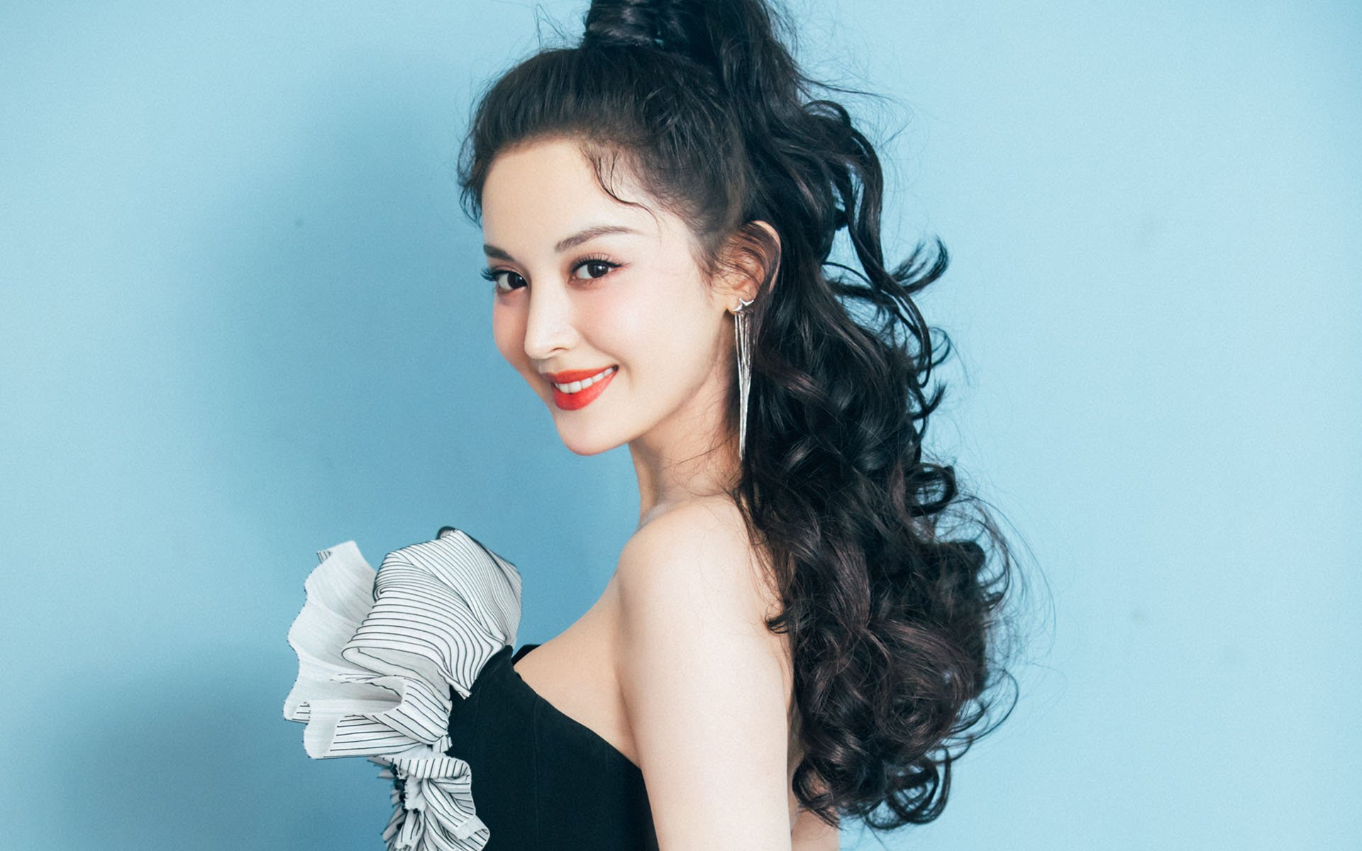 范弗利特孤星璀璨,湖人三巨头合力碾碎步行者