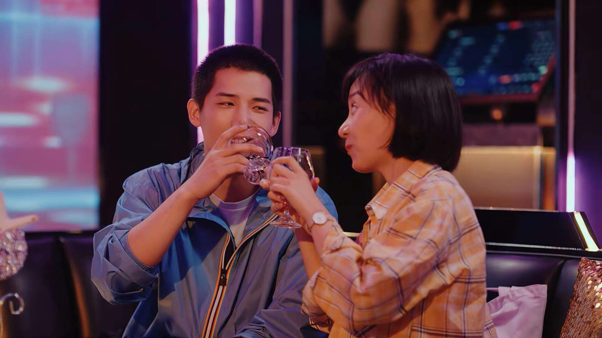 奥亚尔萨瓦尔演绎教科书级表现，法国队酣畅淋漓粉碎土耳其