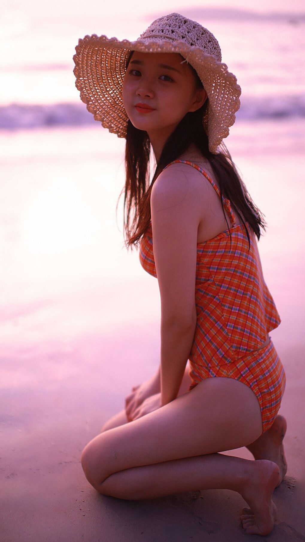 巴斯托尼掌控雷电，摩纳哥夜空中，芬兰神话的冰与火之歌